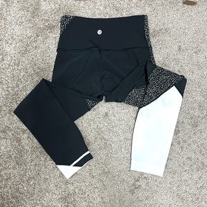 Women’s Lululemon size 4 full length leggings